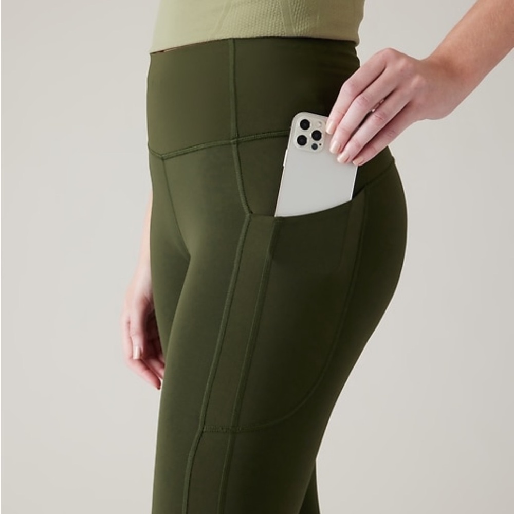 Athleta Ultimate Stash Tight - Picture 2 of 13
